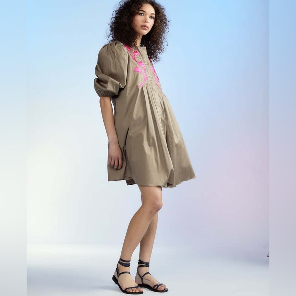 Cynthia Rowley floral appliqué khacki shirt dress size small with pockets